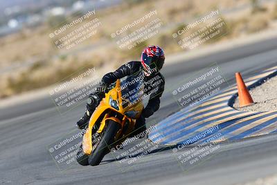 media/Jan-09-2022-SoCal Trackdays (Sun) [[2b1fec8404]]/Turn 11 (935am)/